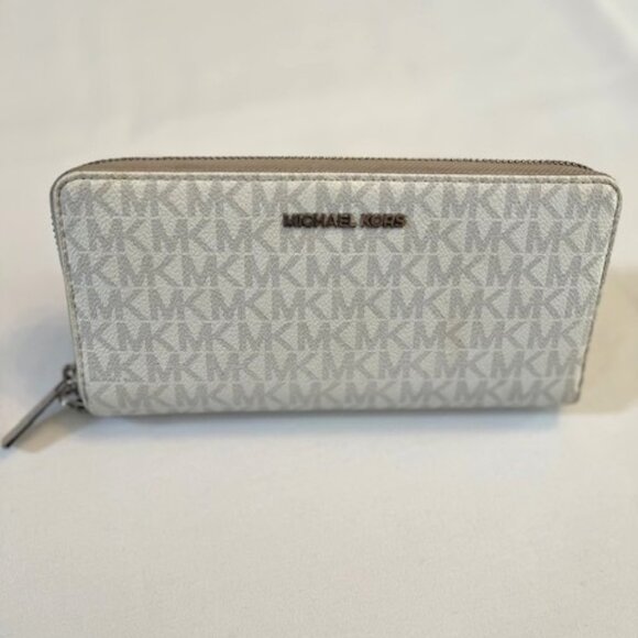 Michael Kors Handbags - MICHAEL KORS | MK Signature Jet Set Zip Around Carryall Wallet-EUC